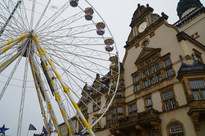 Aufbau Riesenrad am Marktplatz